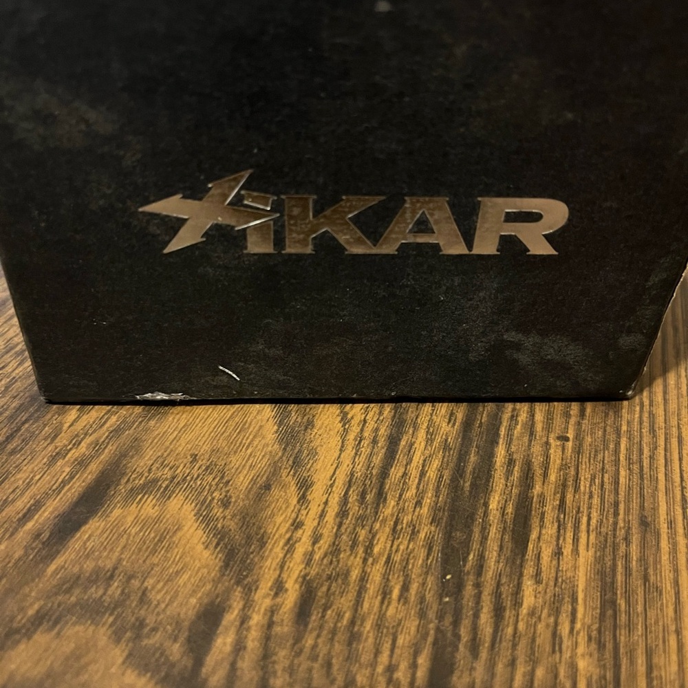 XIKAR V-CUT cigar cutter
New in the box
Color is gunmetal